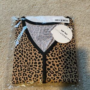 Little sleepies women’s long sleeve pajama top leopard print